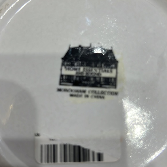 Home Essentials and beyond monogram collection. - Picture 5 of 6